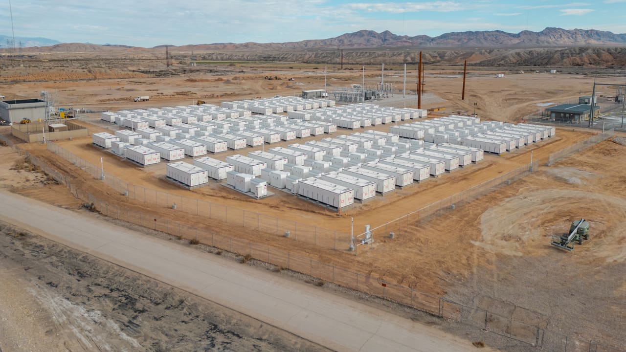 Sistema de almacenamiento de energía en contenedor BESS